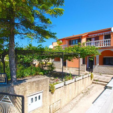 Apartments And Rooms Stoja Pula 1864 Εξωτερικό φωτογραφία