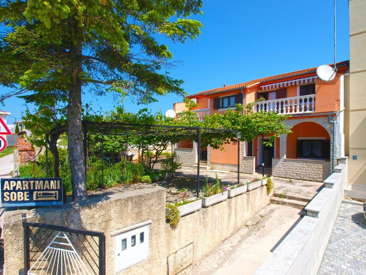 Apartments And Rooms Stoja Pula 1864 Εξωτερικό φωτογραφία